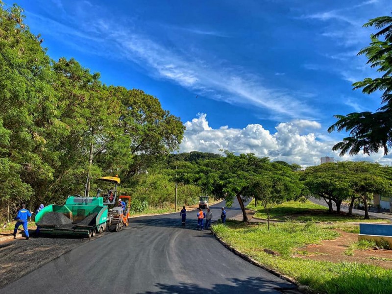 Avenida Minas Gerais recebe recapeamento até a confluência com Avenida Mato Grosso