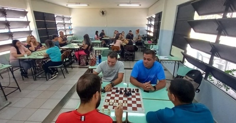 Cursos de Xadrez são implementados na Rede Municipal de Ensino