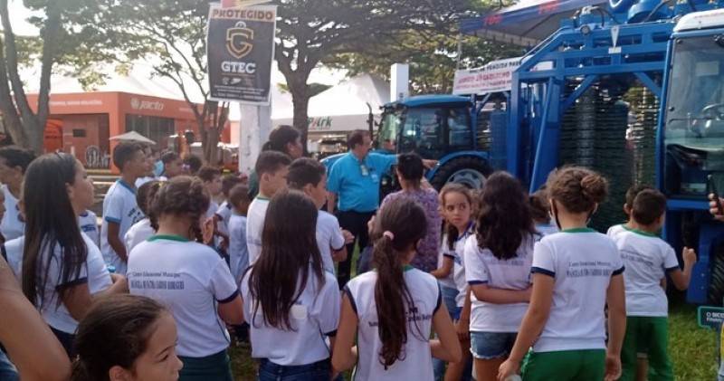 Dia 7 - Visita das Escolas Municipais à Café Agro