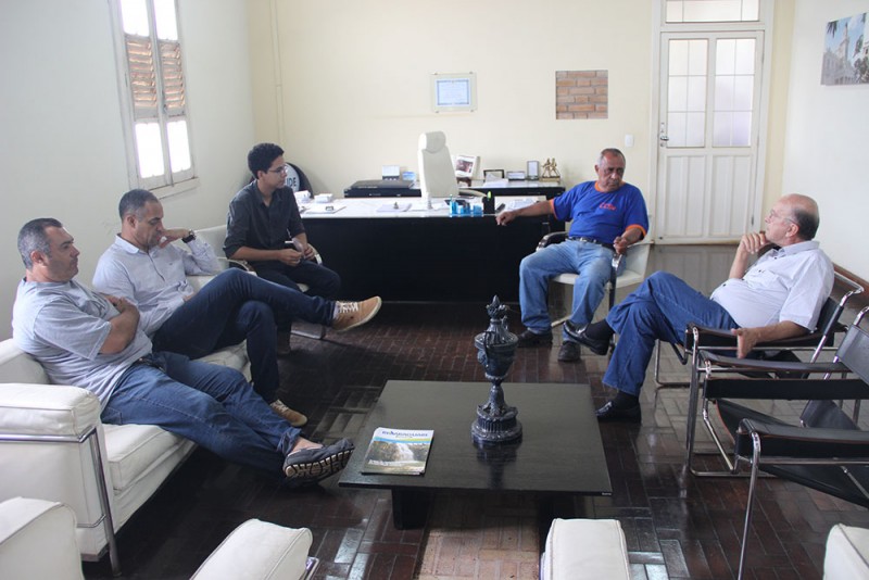 Chefe de Gabinete da Secretaria de Desenvolvimento Integrado de Minas Gerais visita Prefeito Marcos Coelho